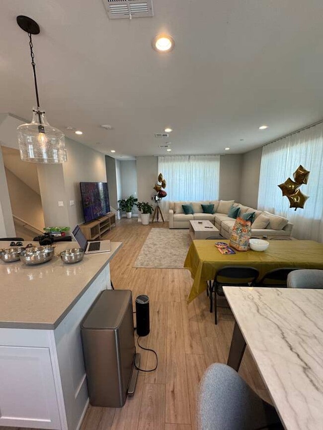 Building Photo - 14311 Claro Way