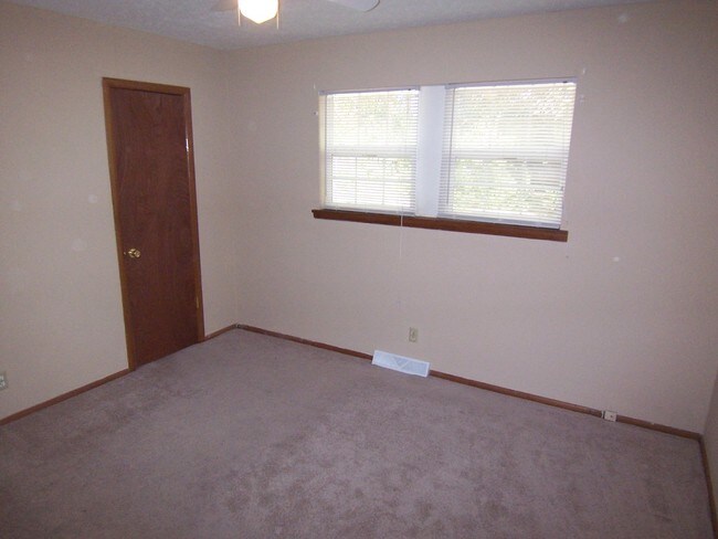 Building Photo - 2210 N Kentwood Ave