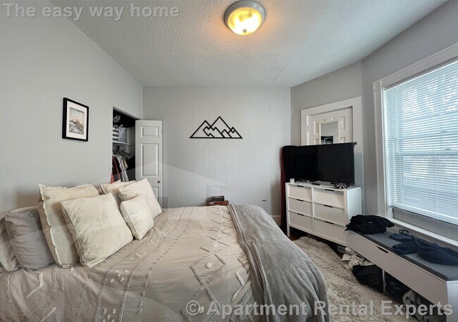 Foto del edificio - 69 Raymond Ave