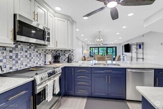 Building Photo - 5792 Deauville Cir