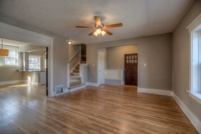 Building Photo - 4-Plex on Farnam