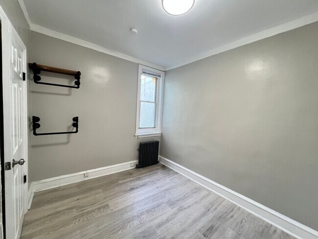 Foto del edificio - Remodeled 3b/1.5b House. Section 8 ONLY!