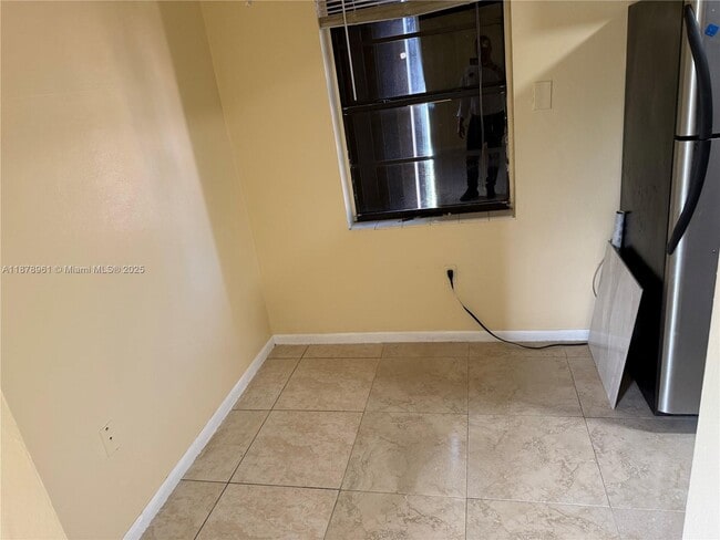 Foto del edificio - 2335 NE 172nd St