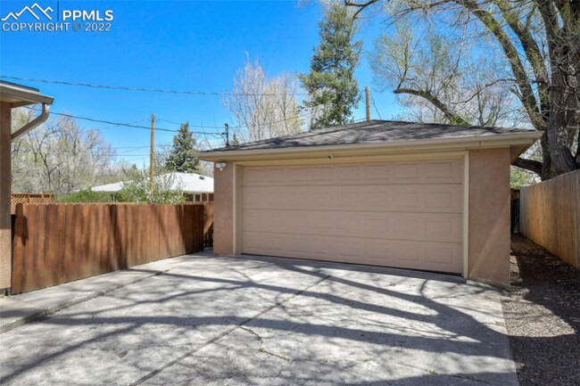 Building Photo - 1711 Lorraine St