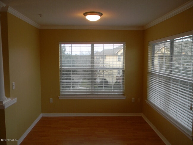 Building Photo - 7800 Point Meadows Dr