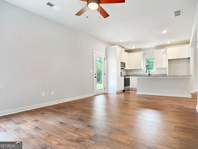 Foto del edificio - 92 Hidden Brook Trail