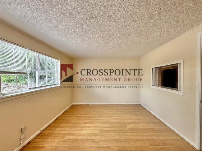 Foto del edificio - 1 Bed 1 Bath at Broadway Apartments! All Bills Paid!