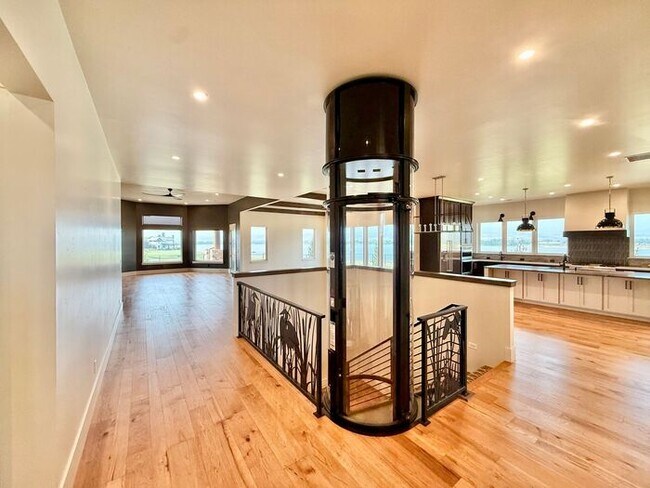 Foto del edificio - Luxury Golf Retreat in Berthoud with Breat...