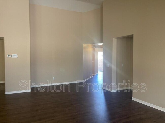 Foto del edificio - 25652 W Magnolia St