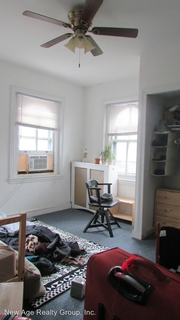 Foto del edificio - 3703 Baring St