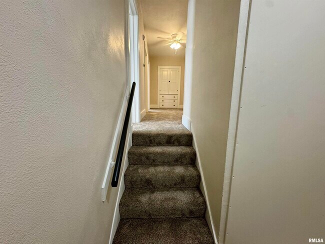Foto del edificio - 109 2nd Ave W