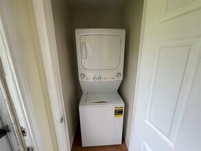 Building Photo - 3942 King St