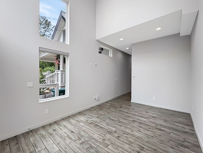 Building Photo - Stunning Two-Bedroom Townhome with Rooftop...