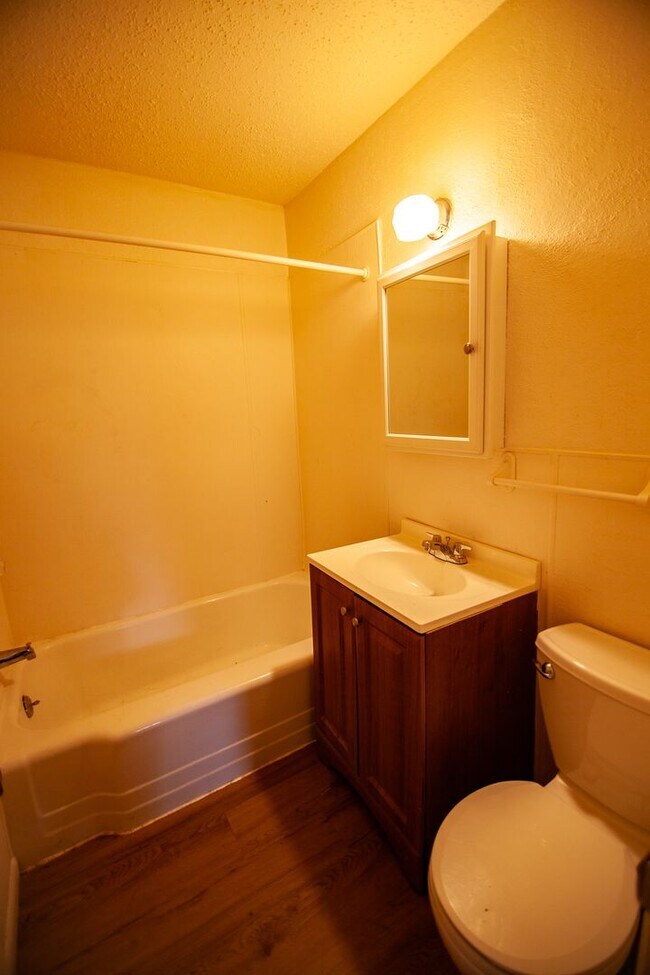 Building Photo - 1606 S Martinson St