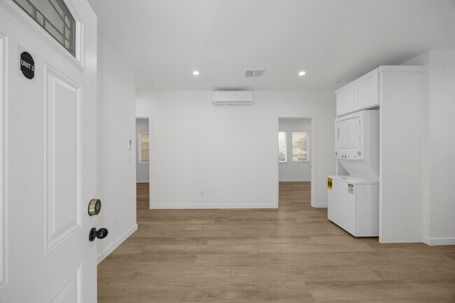 Foto del edificio - 308 N Catalina Ave