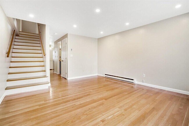 living room 1st floor - 62 Canal St