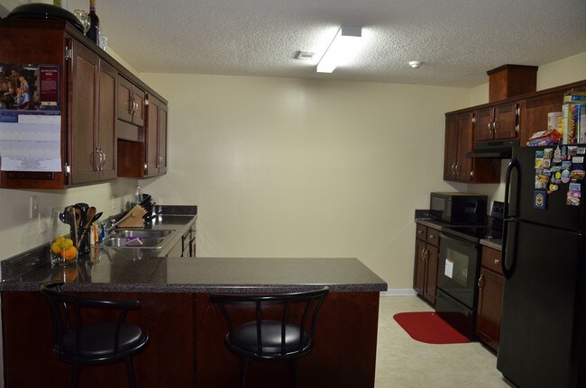 Foto del edificio - 305 Camden Ct