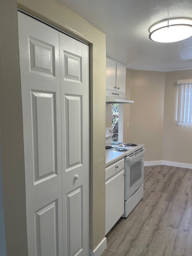 Building Photo - Matanzas Garden Apartments