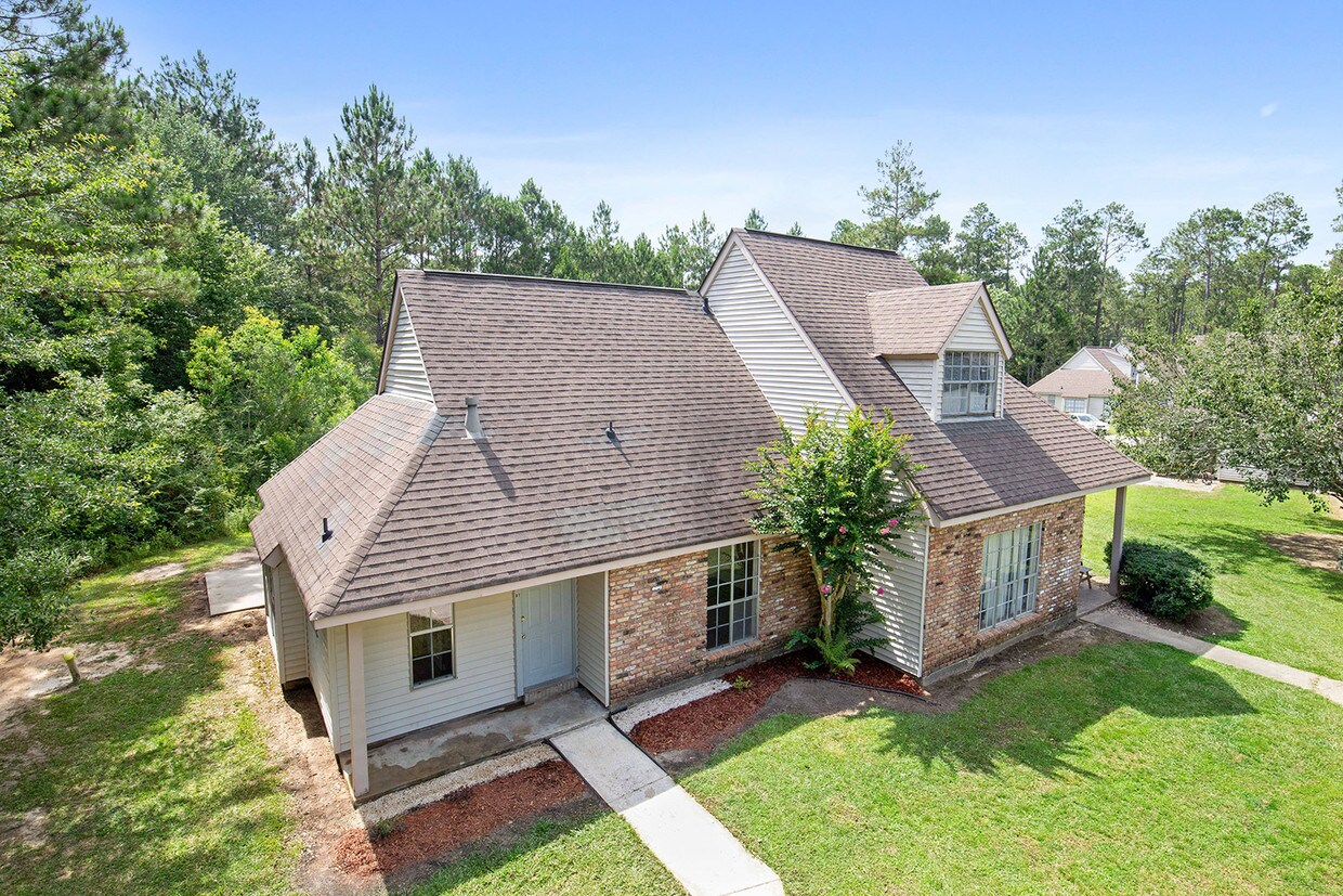 Building Photo - 73601 Chapman Dr