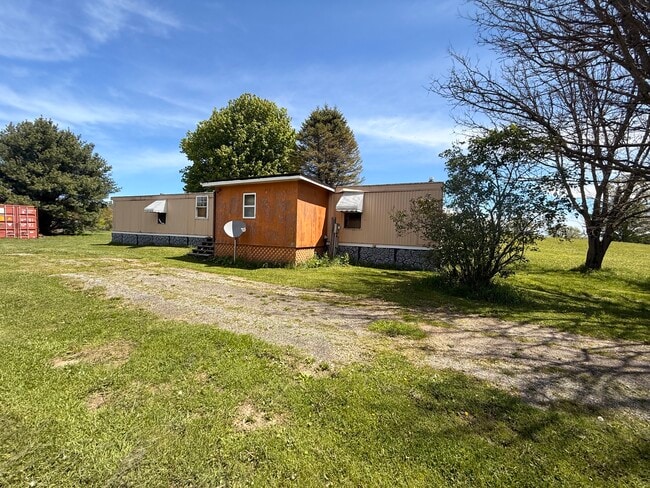 Building Photo - 702 Sedgwick Rd