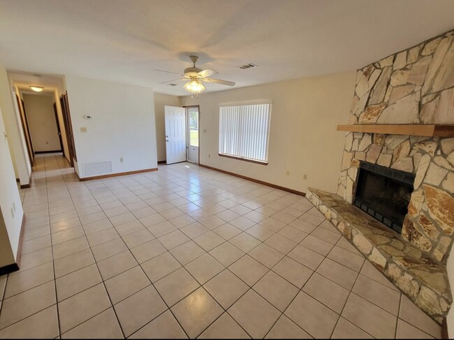Building Photo - 8520 Misty Ridge Ln