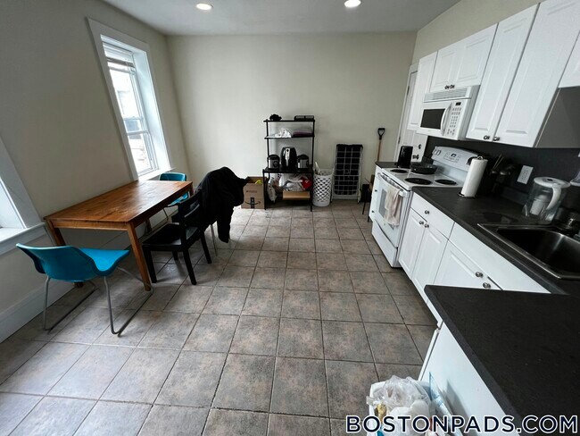 Foto del edificio - 512 Cambridge St