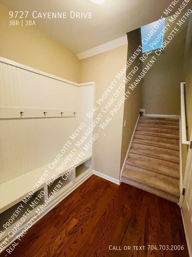 Foto del edificio - Spacious 3 bedroom, 2.5 bath Home Availabl...