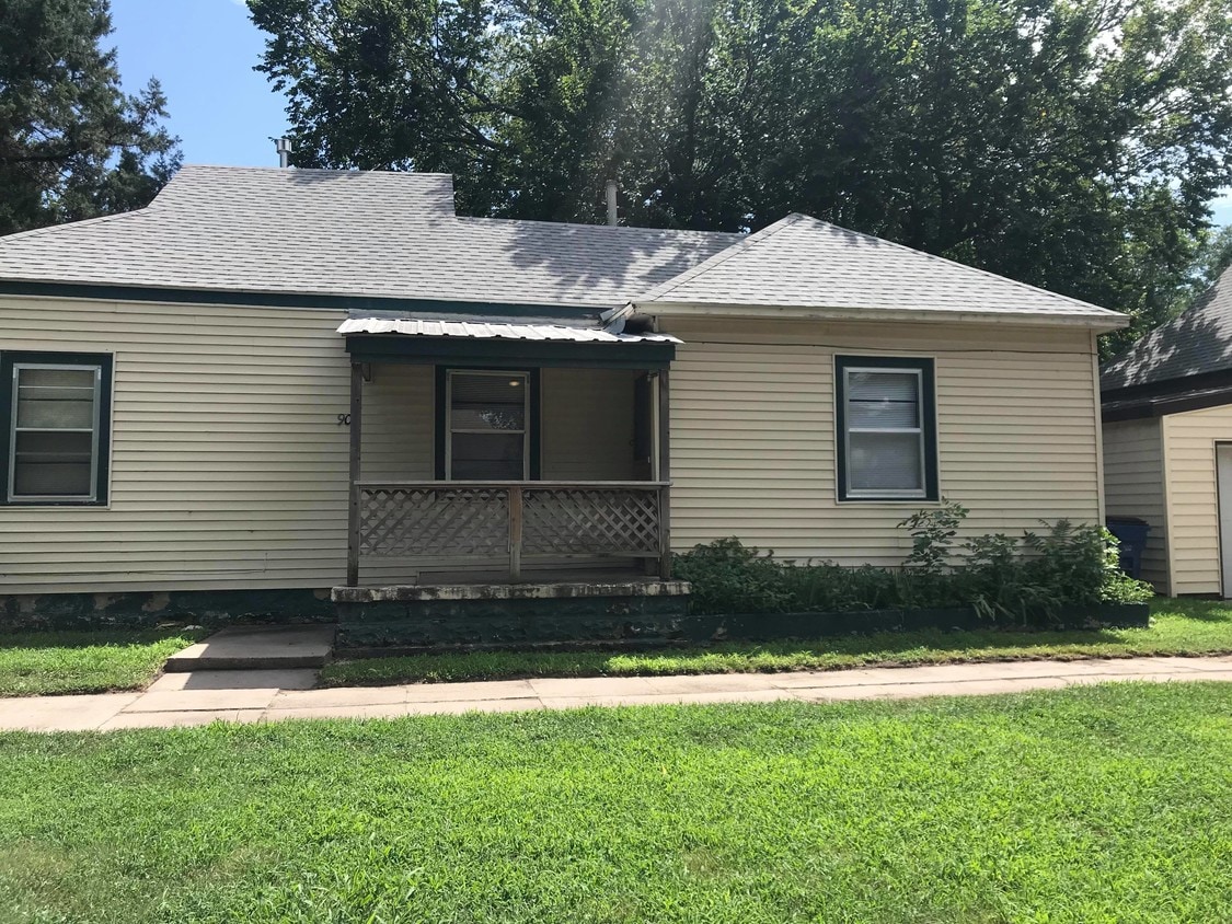 901 S Emporia St, Wichita, KS 67211 Townhome Rentals in Wichita KS