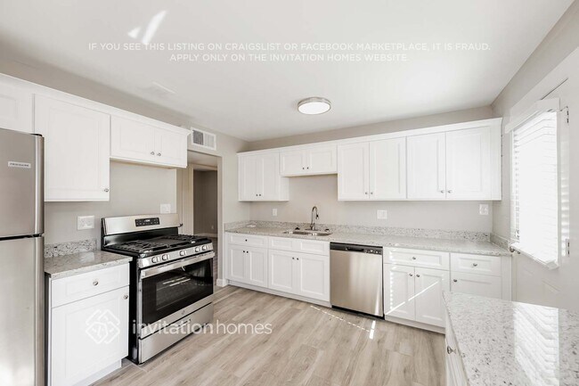 Building Photo - 4038 W Townley Ave