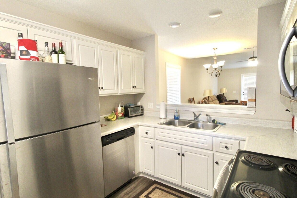 Foto principal - 426 Andover Dr