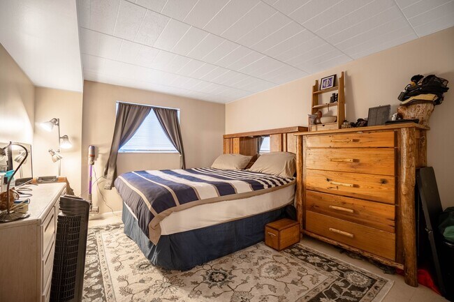 Bedroom - 27 Mainsgate St