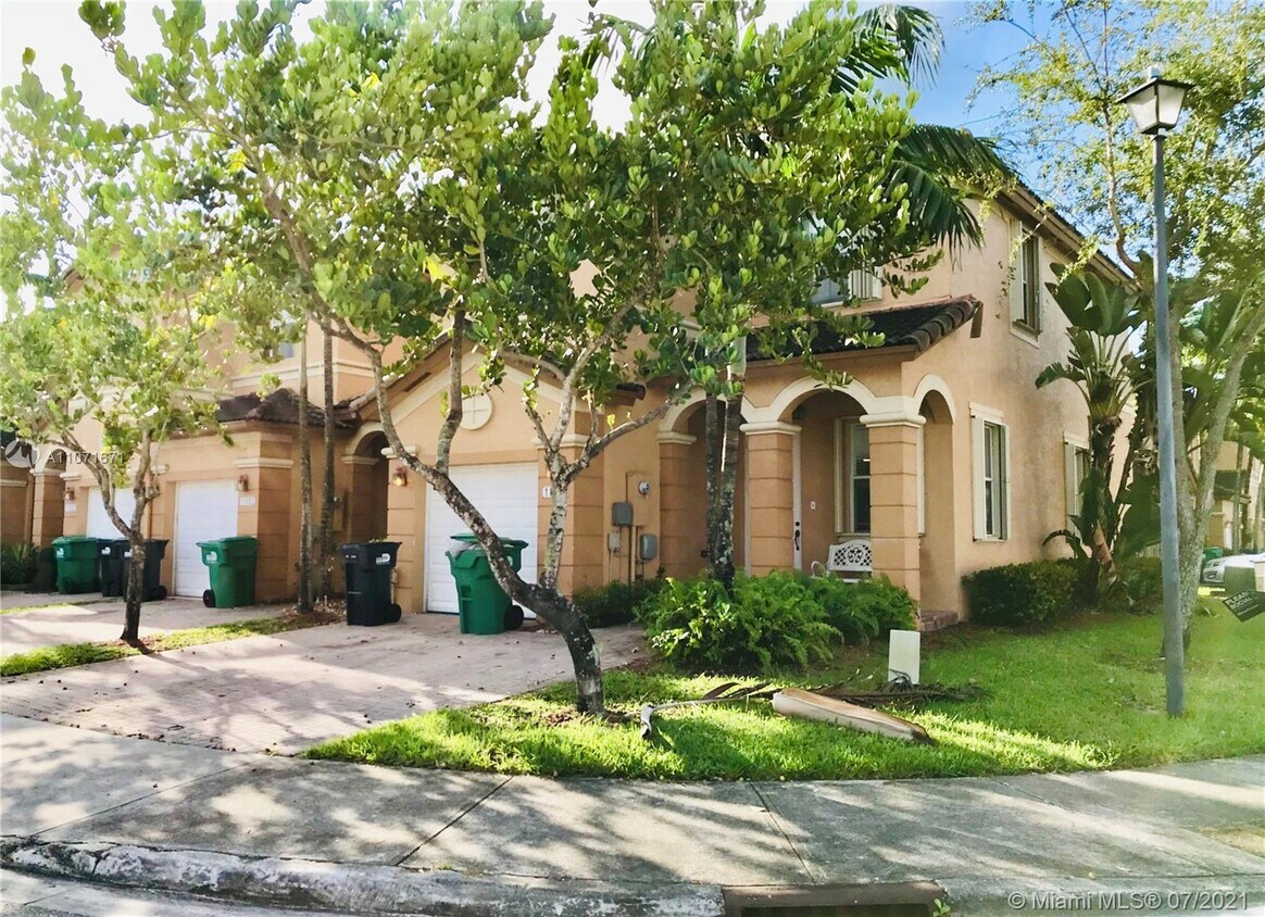 11652 NW 77th Terrace, Medley, FL 33178 Condo for Rent in Medley, FL