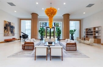 Building Photo - 445 Grand Bay Dr