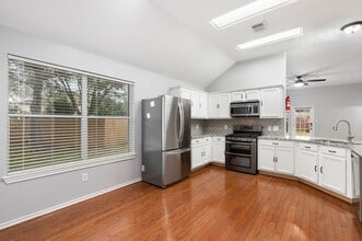 Building Photo - 24406 Glenthorpe Ct