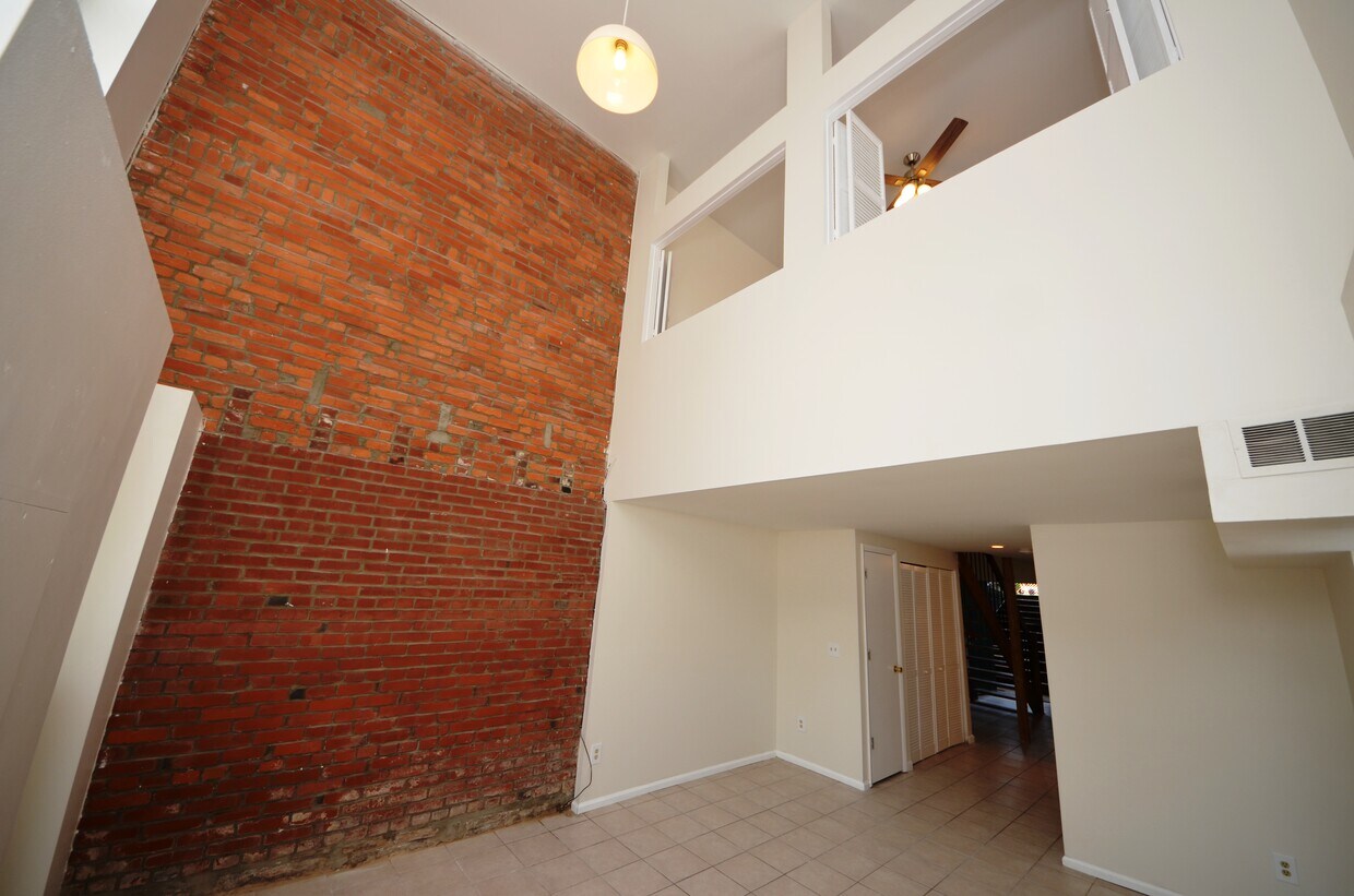 Foto principal - 2201 S 11th St
