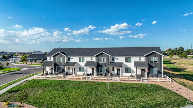 Building Photo - 260 Pawnee Rd