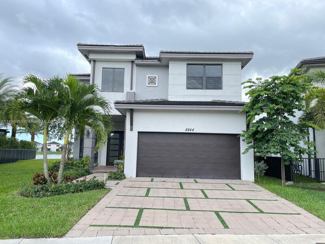 Primary Photo - 8844 NW 160th Terrace