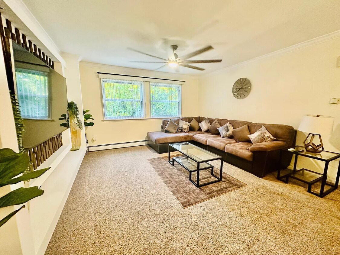 Foto principal - 70 Maxwell Ave