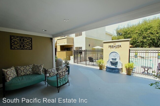 Building Photo - 14639 Burbank Blvd