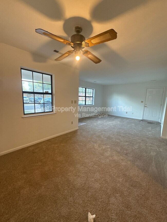 Foto del edificio - 6117 Brookwood Dr