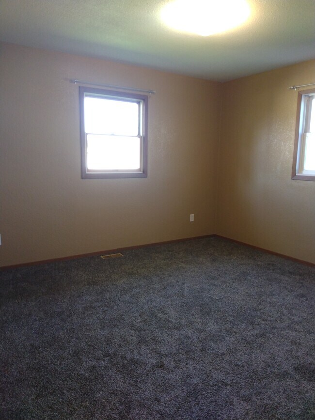 131 S Main St, La Motte, IA 52054 House Rental in La Motte, IA