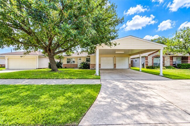 Foto del edificio - 2716 Hearne Dr