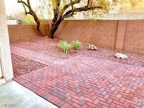 Building Photo - 212 Horizon Peak Dr