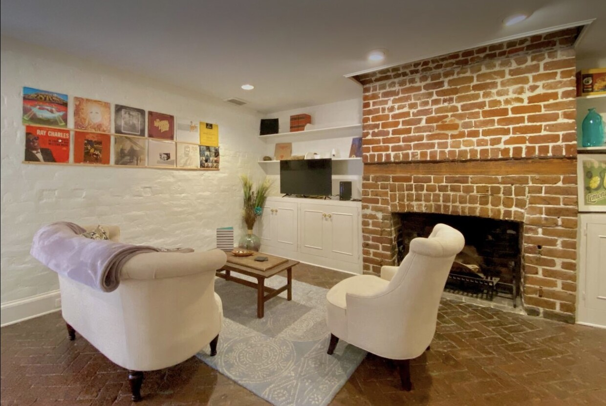 Foto principal - 207 W Jones St