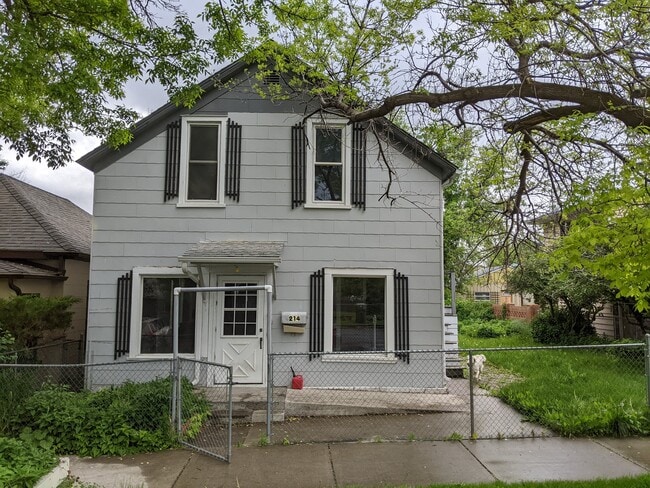 Building Photo - 214 S G St