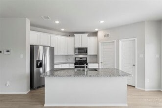 Building Photo - 3019 Aqueduct Ave