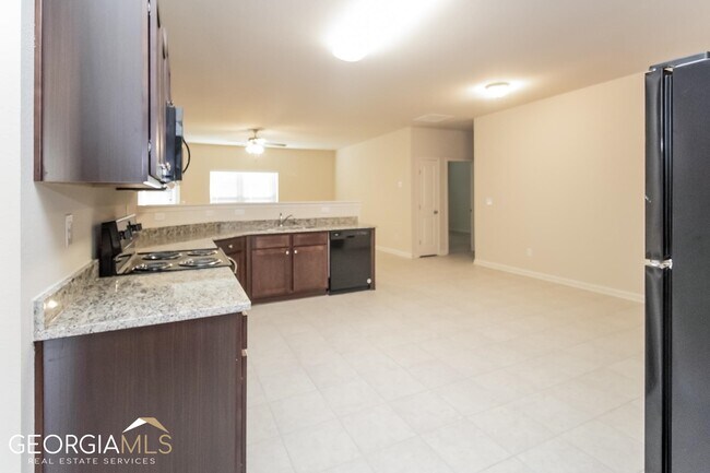 Building Photo - 85 Ashley Trace