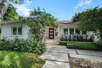 Building Photo - 510 Bargello Ave