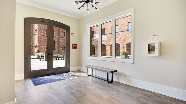 Building Photo - Greenville, 2BD +Study/2BA, 2547SF