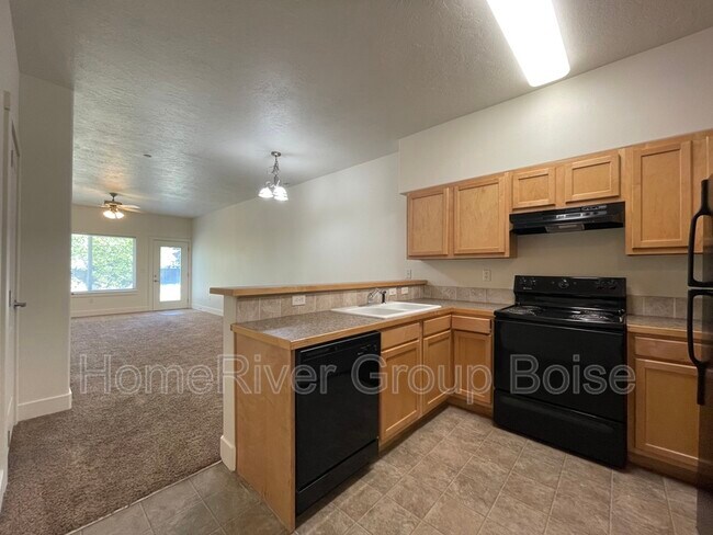 Building Photo - 16674 N Profit Cir